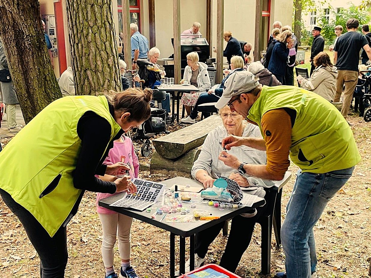 Schminfkünstler und Bastelfeen
